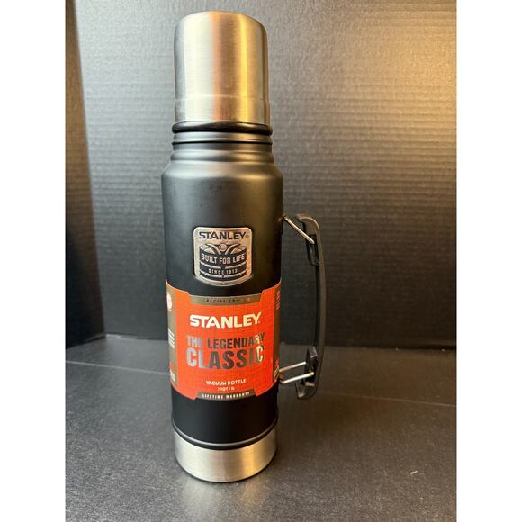 STANLEY Legendary Classic Black Vacuum Bottle Thermos 1.1 Qt/1L Stainless Steel - Picture 1 of 12